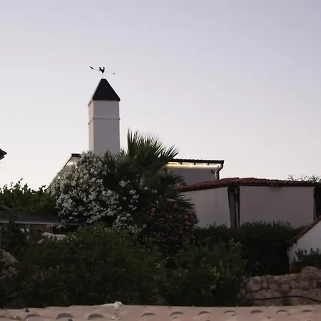 Eyexei Domus לינה וארוחת בוקר