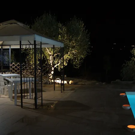 Eyexei Domus Bed & Breakfast 4*