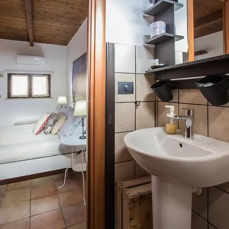 Eyexei Domus Bed & Breakfast 4*